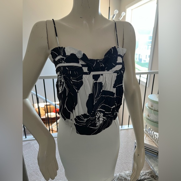 Zara Monochrome Floral Camisole – Size XS - Picture 4 of 7